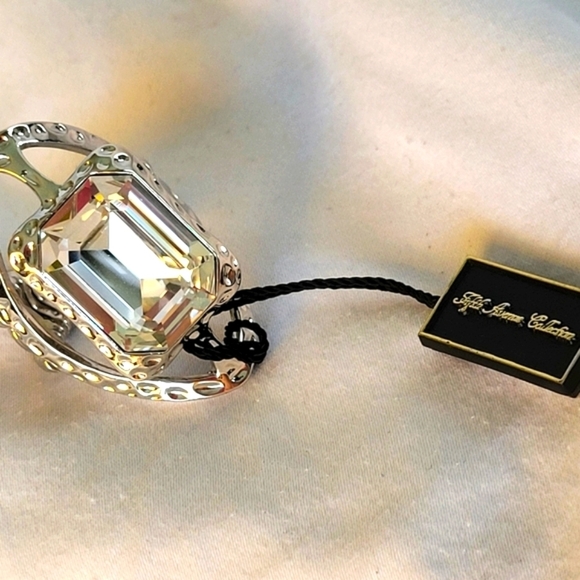 Fifth Avenue Collection " Don't Be Shy" Cocktail Ring Silver and Clear Crystal - Picture 3 of 10